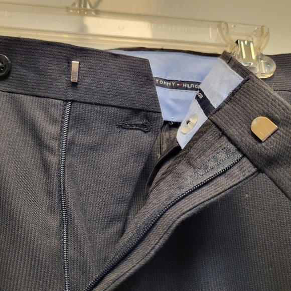 Tommy Hilfiger Men's Black Dress Pants Classic Style W32 x L30 - Picture 3 of 5